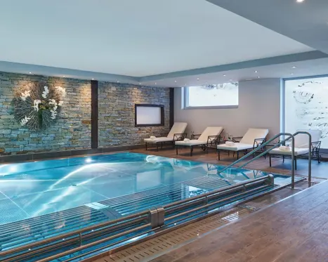 Schloss Zermatt Schlossspa Pool 02