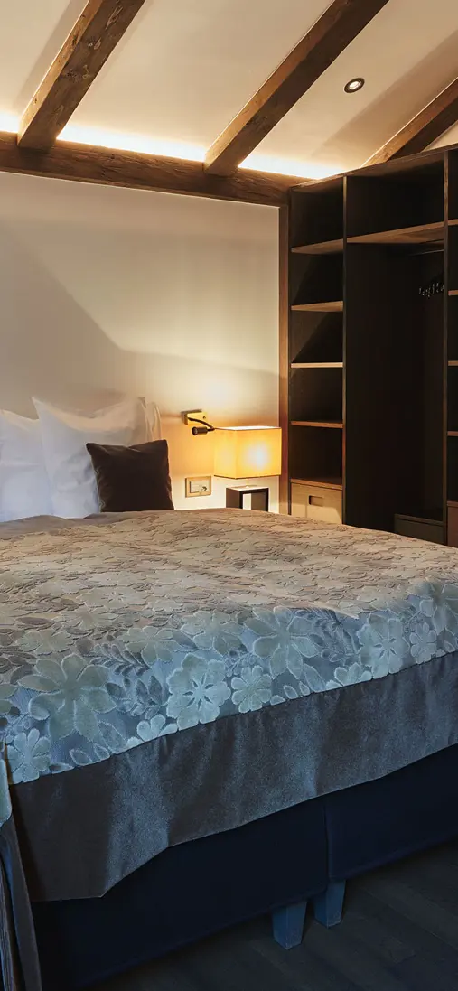 Schloss Zermatt Rooms Schlosscottage Bedroom 01
